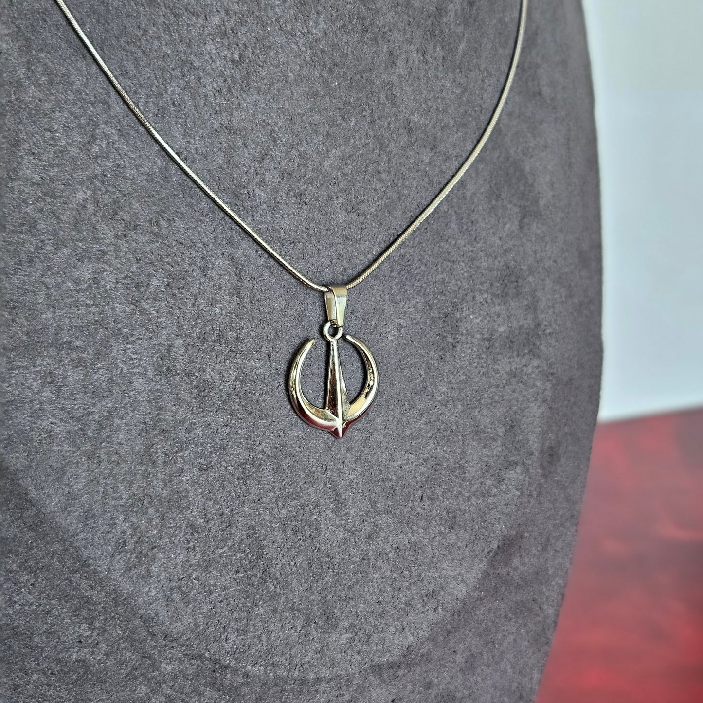 Andor Crest Necklace