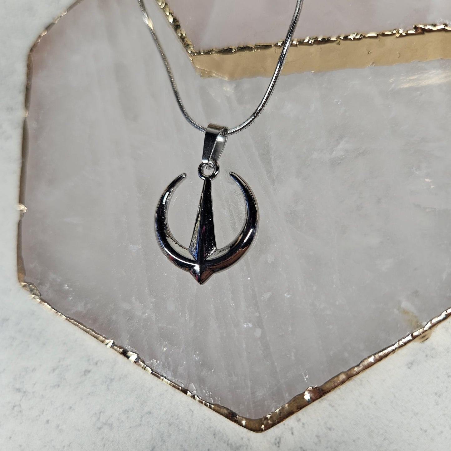 Andor Crest Necklace